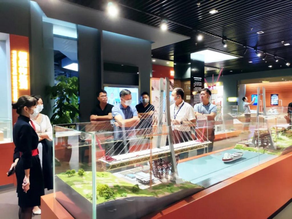 巖星專題 | 廣東工業設計城領導蒞臨深圳參觀深圳優秀企業博物館插圖(6)