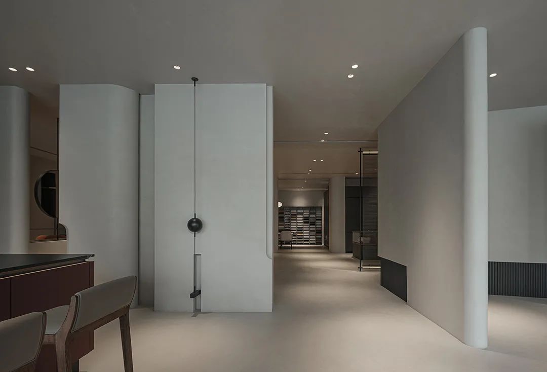 現(xiàn)代化的商業(yè)展廳設(shè)計(jì)中如何體現(xiàn)商業(yè)價(jià)值?插圖(1) 圖片