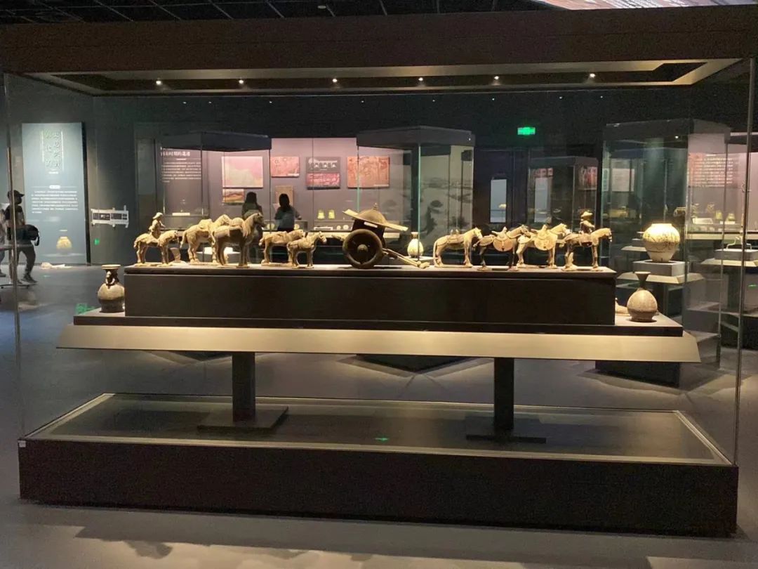 博物館展柜制作及設(shè)計需具備哪些條件?插圖 圖片